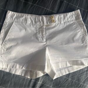 Vineyard Vines White Buttoned Shorts